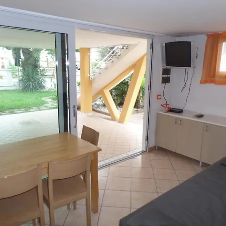 Ferienhaus Fuer 5 Personen Ca 32 Qm In Bibione, Adriakueste Italien Und Umgebung Holiday home