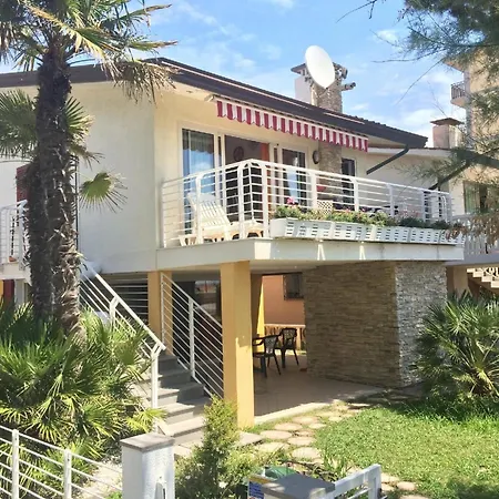 Holiday home Ferienhaus Fuer 5 Personen Ca 32 Qm In Bibione, Adriakueste Italien Und Umgebung Bibione